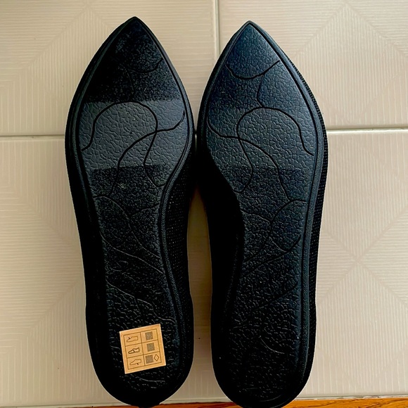 Women’s Skechers flats - Picture 5 of 6